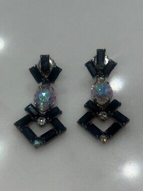 Sorrelli Elegant Black and Silver Earrings